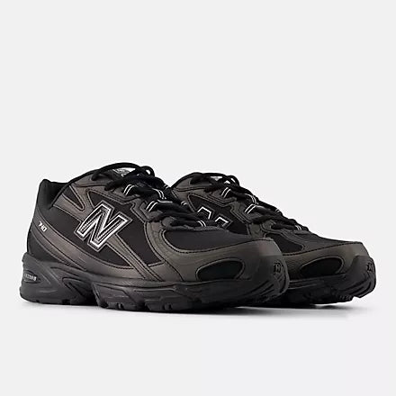 New Balance 740 Black/Silver
